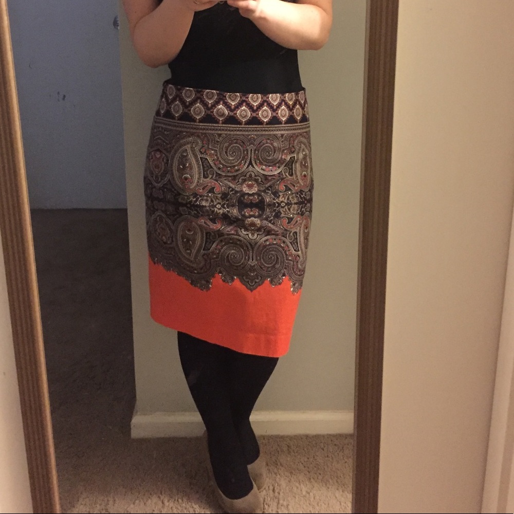 Detailed pencil skirt